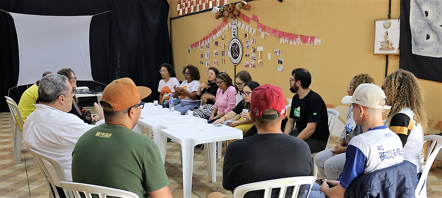 Fundação Abrinq reúne coletivos conveniados para troca de experiências