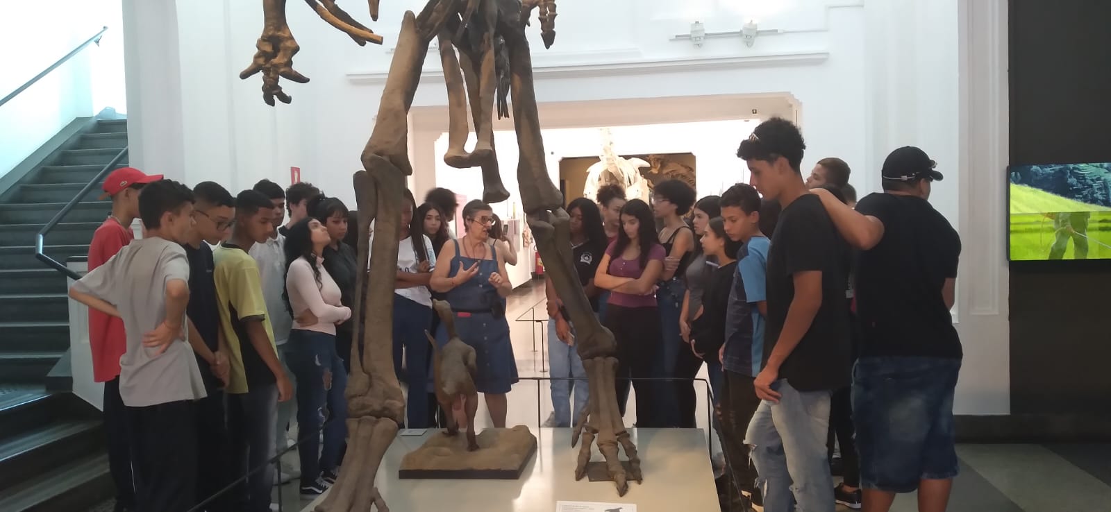 Fundação Abrinq leva adolescentes para visitas culturais em São Paulo