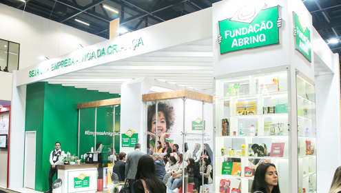 Empresas Amigas da Criança apresentam atuação social no estande da Fundação Abrinq durante CONARH 2019