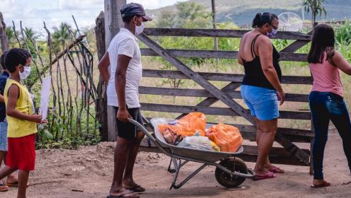 Fundação Abrinq estende o apoio a famílias no combate à fome e à Covid-19