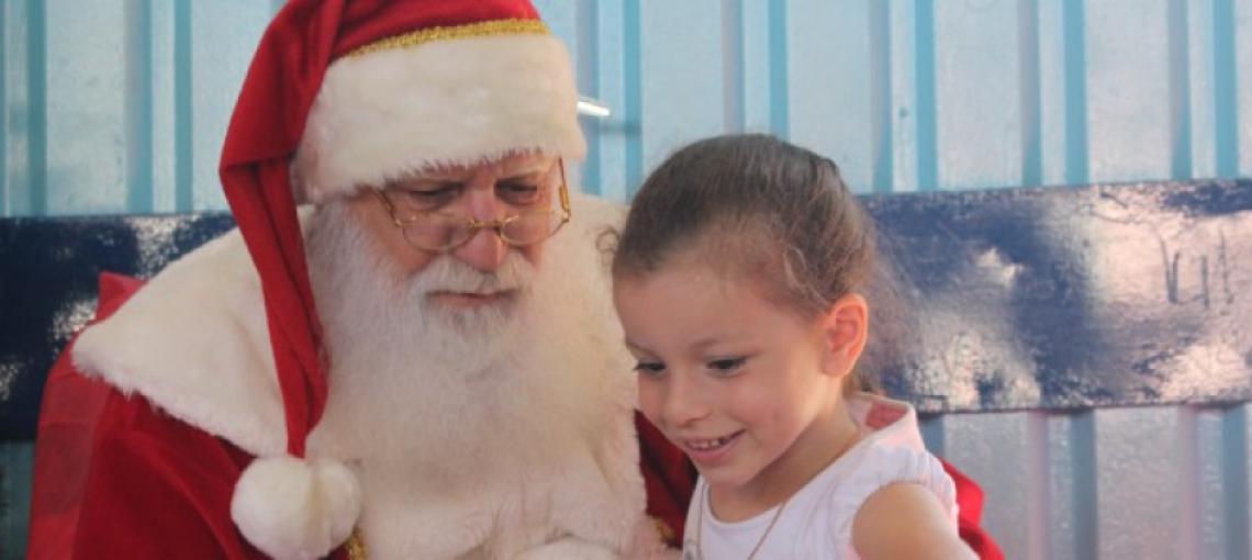 Fundação Abrinq e Shopping Ibirapuera levam a magia do Natal para mais de 300 crianças